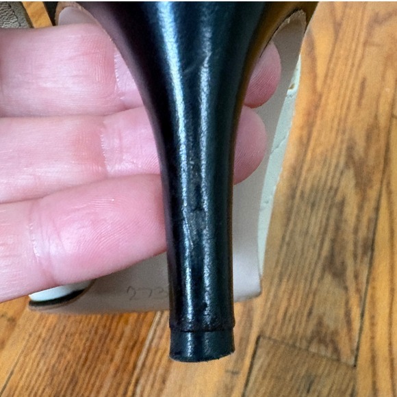 Salvatore Ferragamo Leather Slingback Peep Toe Heels Kiltie White Blue 9.5 B - Picture 13 of 15